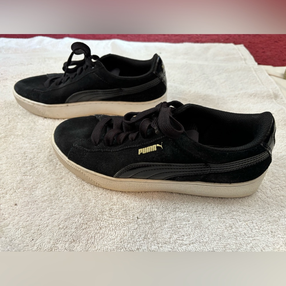 Puma‎ Women’s Platform Black Suede Sneakers Size 8